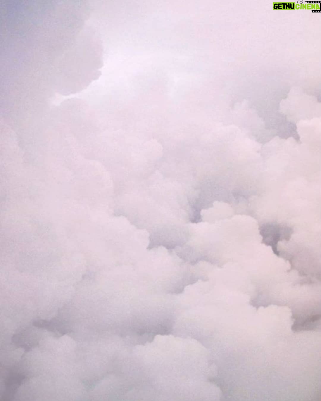 Doutzen Kroes Instagram - Thinking about you ☁️ #dreams - 📸 source unknown