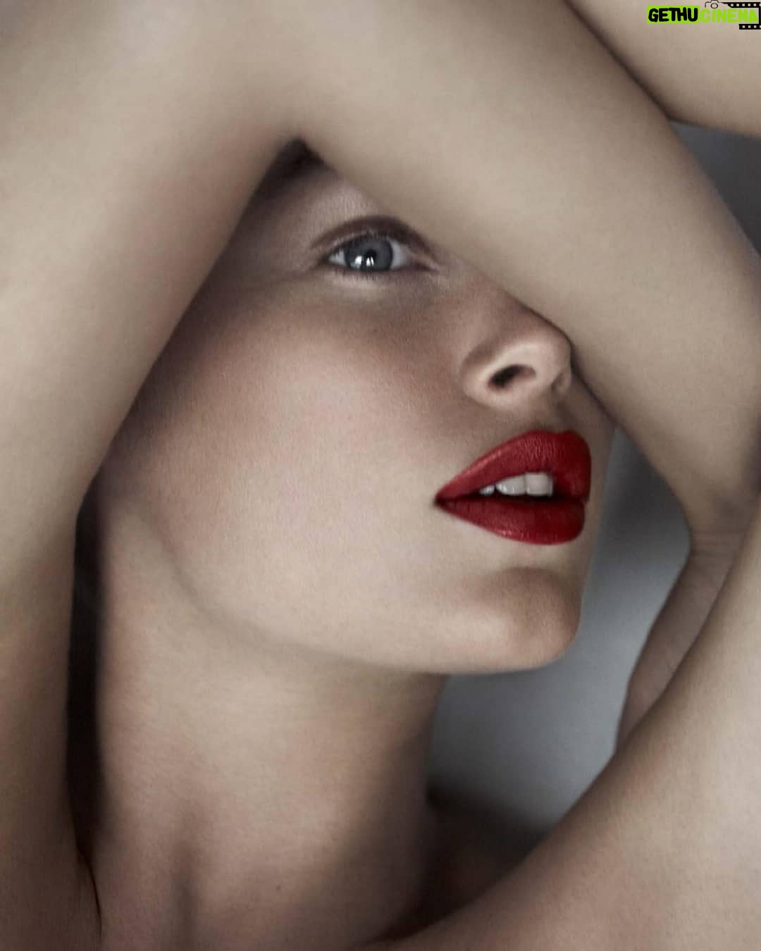 Doutzen Kroes Instagram - These red lips are giving me life! 💄