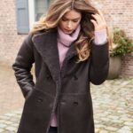 Doutzen Kroes Instagram – Monday walks with @repeatcashmere