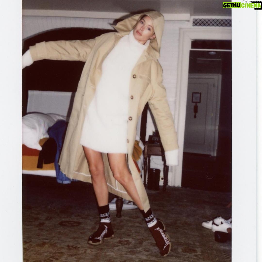 Doutzen Kroes Instagram - Hotel room sessions😎