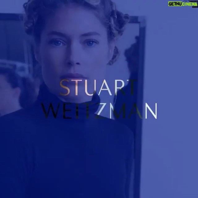 Doutzen Kroes Instagram - Thank you @stuartweitzman 💙💙💙 #stuartweitzman #fw18 #campaign with the iconic @gisele @inezandvinoodh