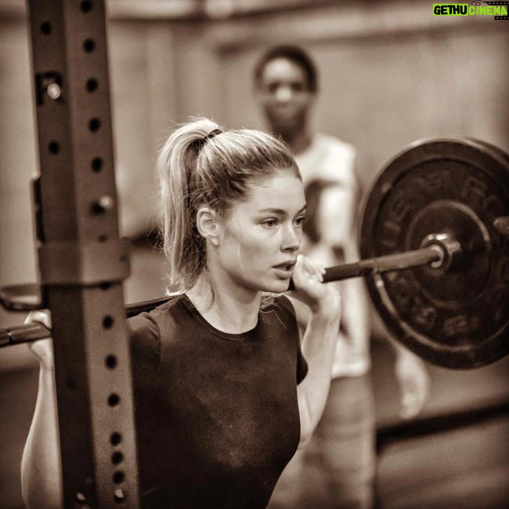 Doutzen Kroes Instagram - Stay focused, be disciplined, push your boundary’s and keep your eyes on the price! #happymonday 💥💥💥