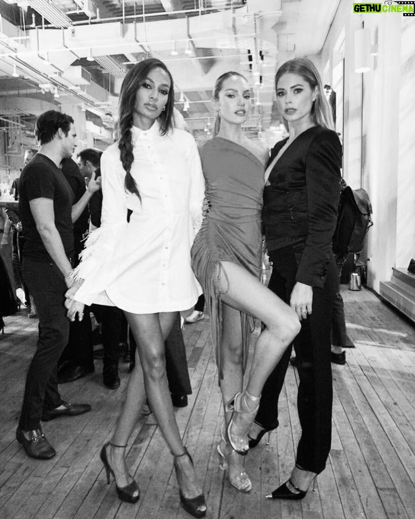 Doutzen Kroes Instagram - Nothing like catching up with your besties, especially when you all live in different countries. So when @angelcandices and I were in town for New York Fashion Week recently, we dropped by @joansmalls her place to cook a meal (or let Joan do the cooking!) and catch up. We all grew up as ‘farm girls’ in different corners of the world – South Africa, Puerto Rico and the Netherlands – and I think that’s why we have a special connection, to each other and to the earth. You can watch the new episode via my link in bio ♥️