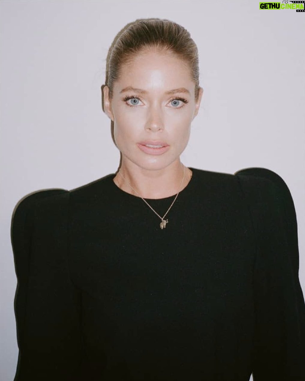 Doutzen Kroes Instagram - Iām on my way to London for the 10th annual @oneyoungworld Summit. I will be talking about @knotonmyplanet and meet the young leaders from around the world! šš