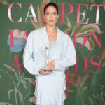 Doutzen Kroes Instagram – Last night I won the award for social media game changer in Milan at the Green Carpet Fashion Awards! More then ever I realize the incredible power of social media and how important it is that we can raise awareness for what we stand for in my case @knotonmyplanet ❤️🐘❤️ It was amazing to witness what @liviafirth and her team of @ecoage created and to be in a room full of people that believe that our industry can be more eco-friendly and supportive of sustainable technology and design. We will need to take responsibility! Thank you 💚 #gcfa Milano, Italia