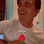 Drake Bell Instagram - Dedícale a alguien #Diosa 🌹