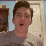 Drake Bell Instagram – Haz remix conmigo y cantemos Fuego Lento 🔥
#holareels #remix