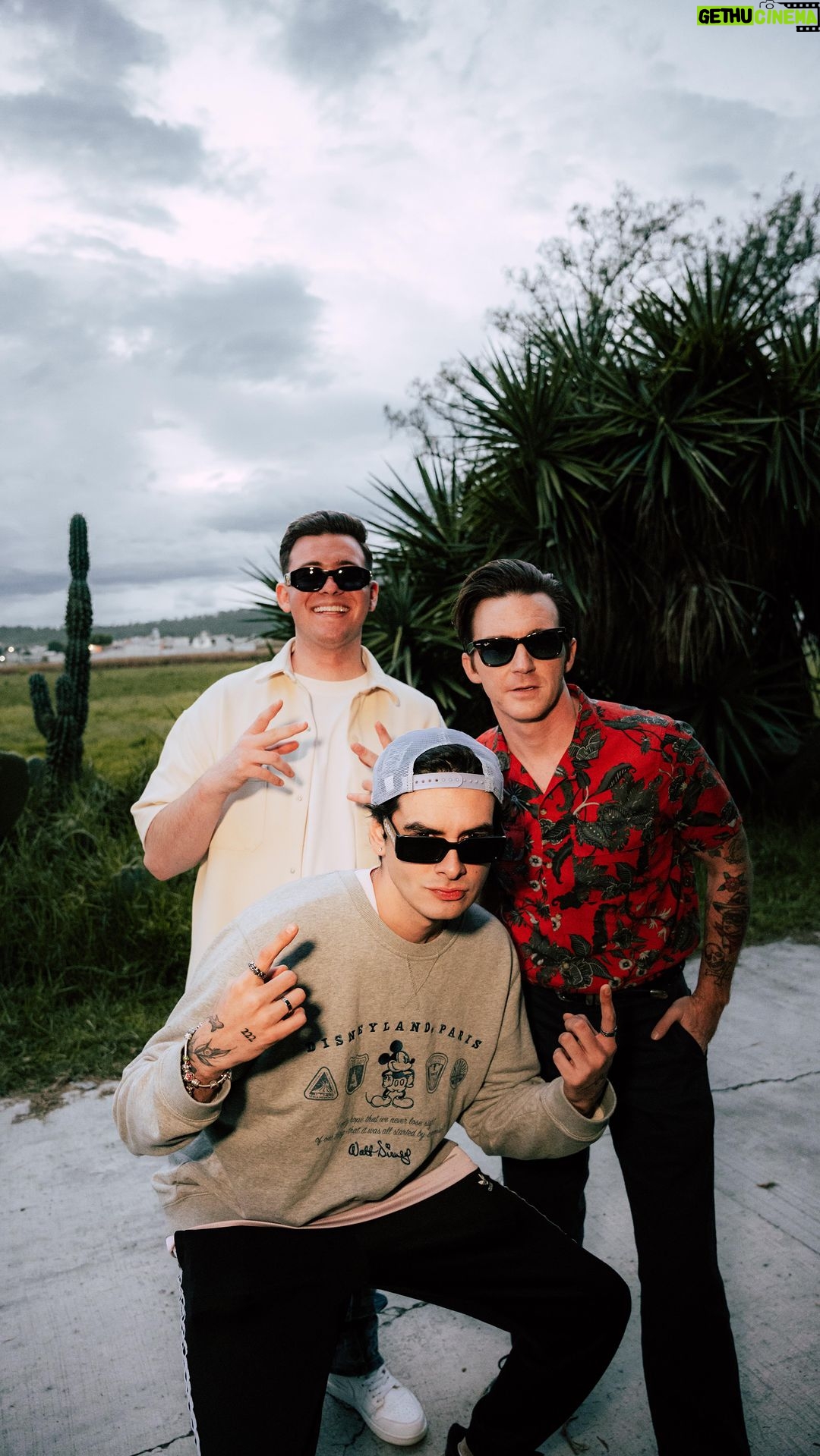 Drake Bell Instagram - Un sábado normal 😂🏁🥩 @drakebell @soyjulioorozco @acostuss