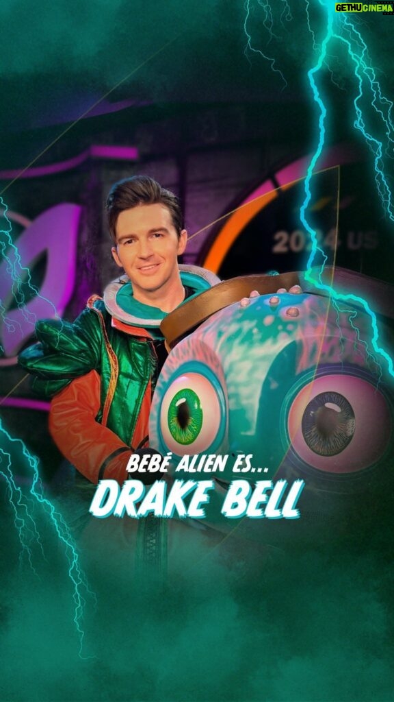 Drake Bell Instagram - #BebéAlienEs @drakebell , quien nos comparte un poco de su experiencia al ser parte de ¿#QuiénEsLaMáscara?, el significado que ahora tiene para él su personaje y los buenos recuerdos que se lleva de este proyecto 🩵🛸 ¡Ahdkiouz, Bebé Alien! 🖖🏻👽