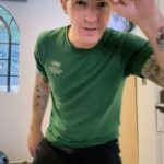 Drake Bell Instagram - Aburrido en mi cuarto…