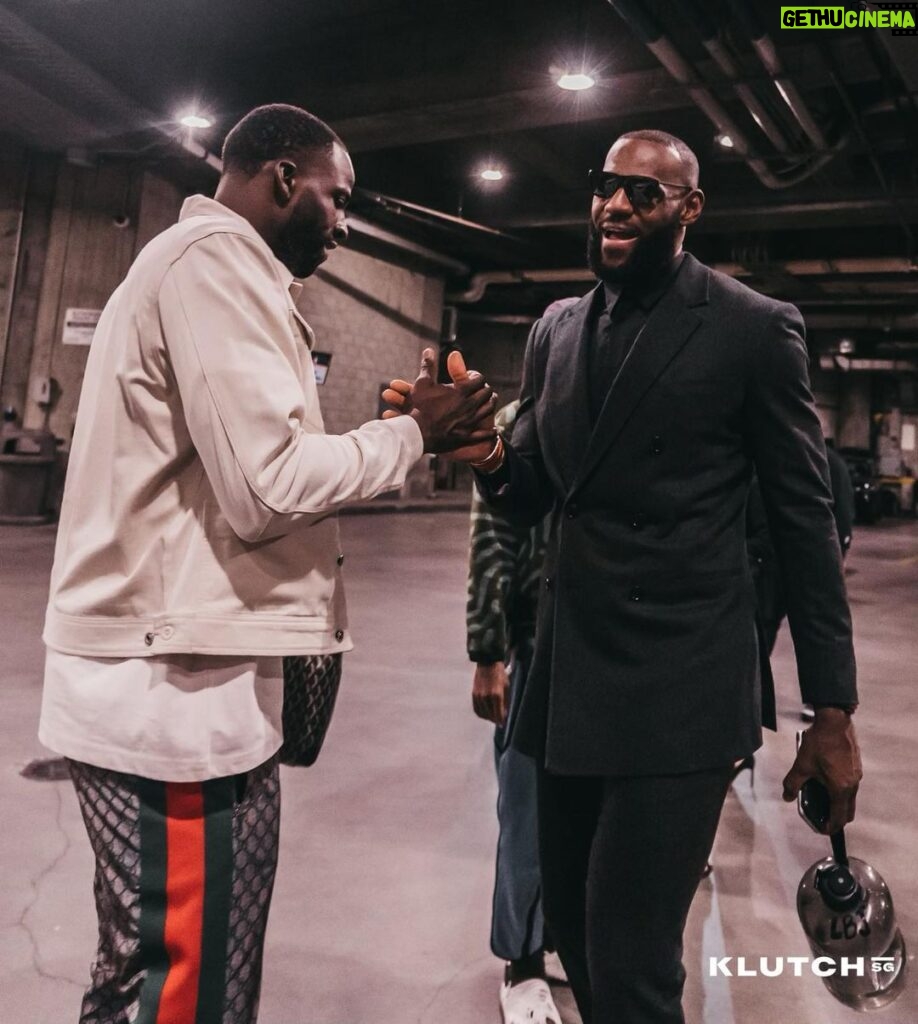 Draymond Green Instagram - There can only be one prime time! Year TEN. Night ONE. DUB! Family TIES. And I had this fly ass Superstar lookin like a BILLION bucks with me. 🤪✅ Crypto.com Arena
