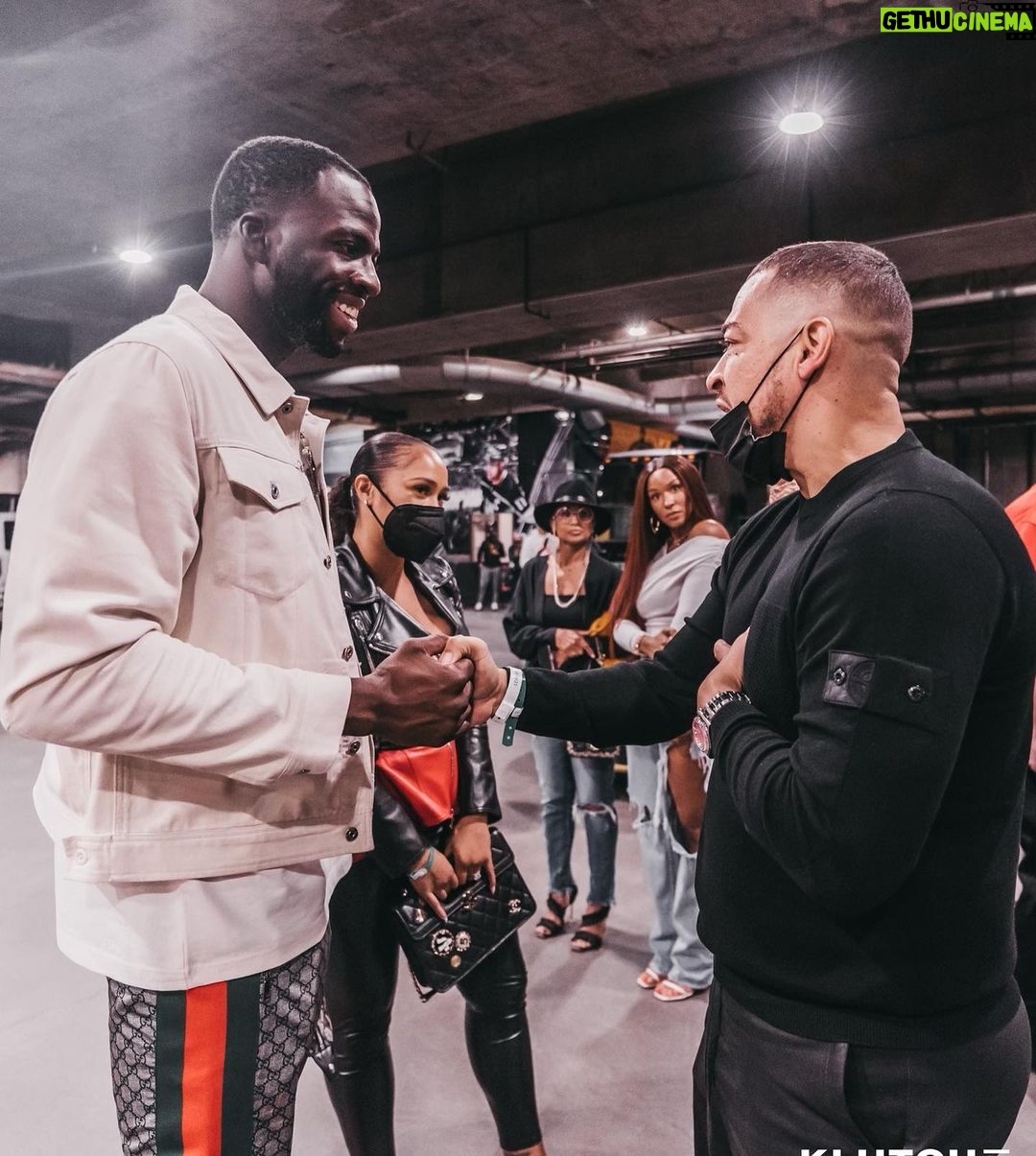 Draymond Green Instagram - There can only be one prime time! Year TEN. Night ONE. DUB! Family TIES. And I had this fly ass Superstar lookin like a BILLION bucks with me. 🤪✅ Crypto.com Arena