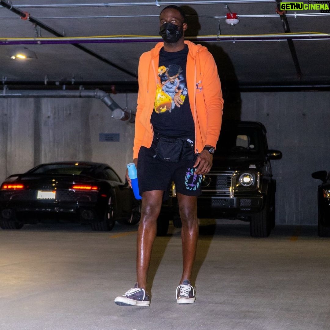 Draymond Green Instagram - For #WorldWaterDay, I’ve teamed up with @livelarq to match donations to provide clean water (without the plastic) for thousands faced with lead-contaminated water in Flint, MI. Through today (3/22), you can help thousands of families get clean water and get a LARQ Bottle for yourself, too. With the purchase of any LARQ Bottle, Take $20 off and Pay it forward. 100% of donations from this initiative will go to @501CTHREE to build a water and food box for these communities.