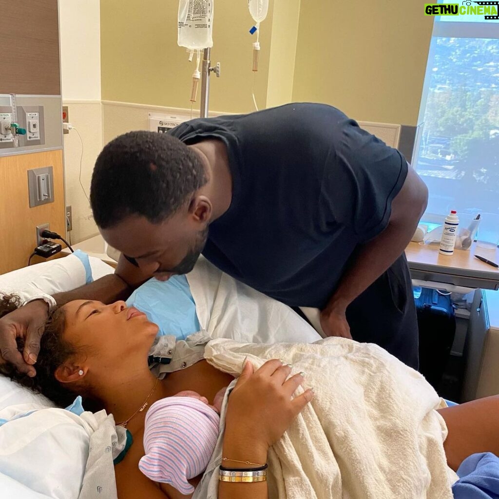 Draymond Green Instagram - Haze you re-wrote the guide on how pregnancies should be. You the 🐐! The cherry on top was 27 hours, No Meds! Goat Mama B! Then came our sweet bundle of Joy! SCG! Thank you! Thank You! Thank you! I love you for life! 💚💚💚💚💚 #TheMob5