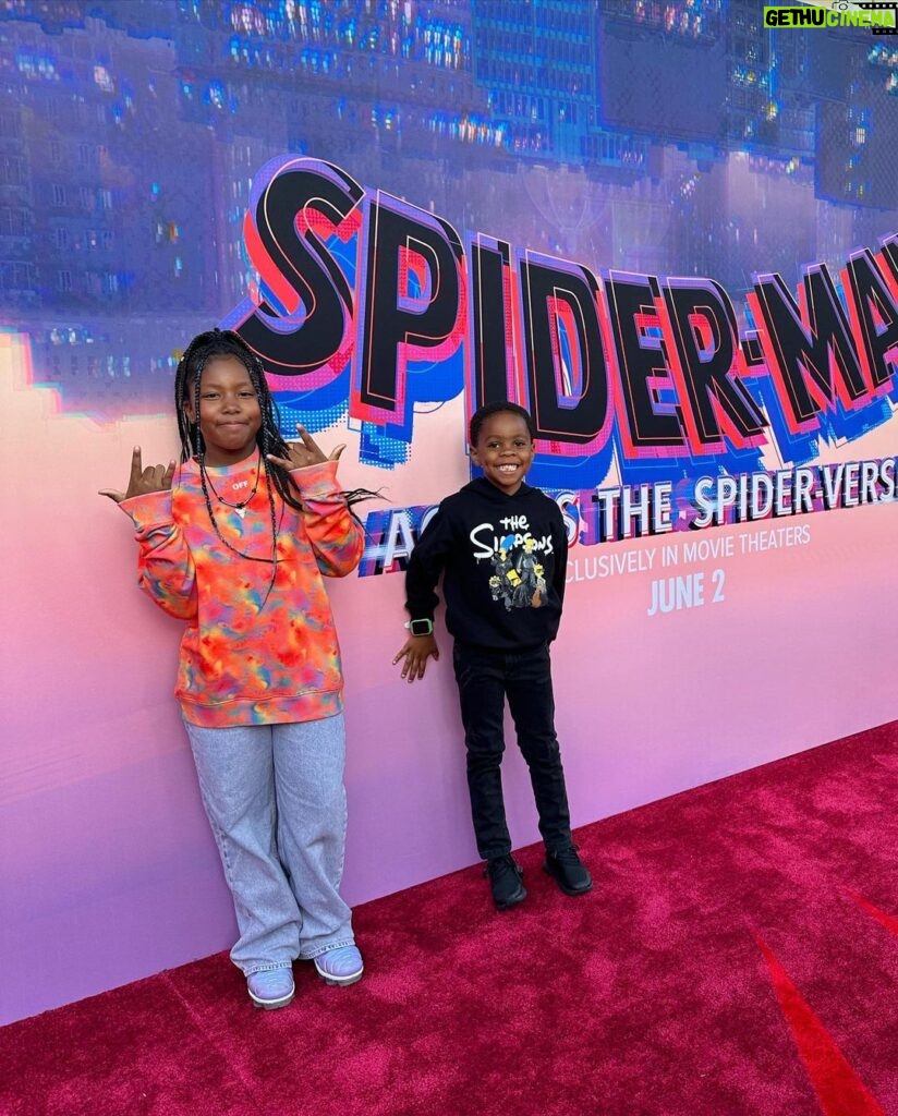 Draymond Green Instagram - Cool Parents…Even On A School Night😝💚 @money23green And I Had A Blast Taking The Big Kids Olive & DJ To The #AcrossTheSpiderVerse Premiere!Thank You To Our Fam @deontaylor @roxanneavent & @sonypictures For Having Us! PLEASE Support This Amazing Diverse Cast & Film!!! 🕷🕸 MU💄: @briamakeup Los Angeles, California