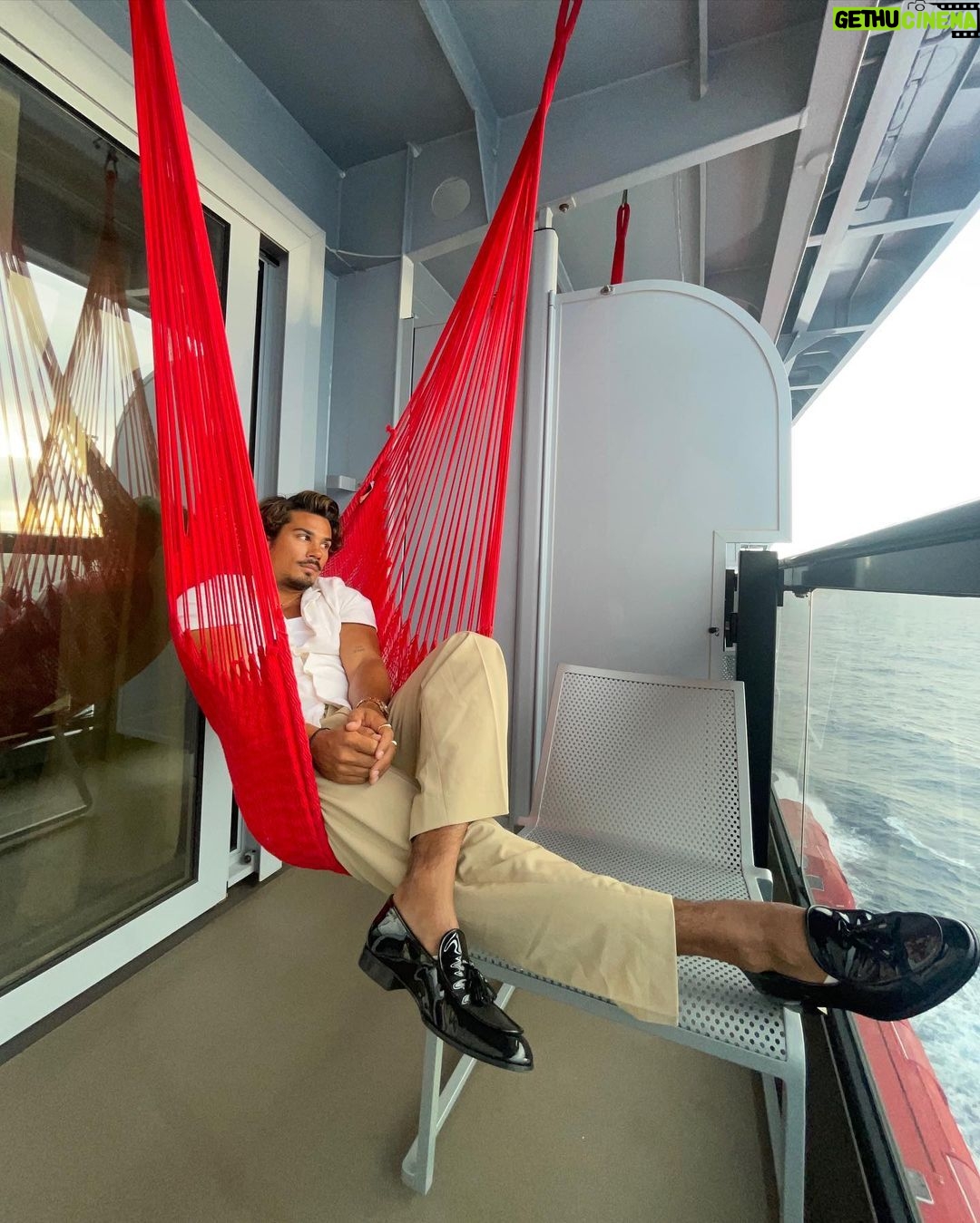 Drew Ray Tanner Instagram - Don’t forget your boat shoes for your boat cruise