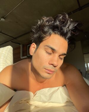 Drew Ray Tanner Instagram - Good yawning to you