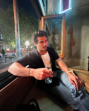 Drew Ray Tanner Instagram - sharing is caring