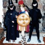 Drew Scott Instagram - A wizard, gladiator, and ninja walk into a (candy)bar #Halloween #Throwback