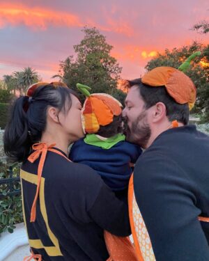Drew Scott Instagram - #Throwback to our first family costume! How should we top Parker’s Pumpkin Patch this year? 🎃 #Halloween