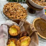 Drew Scott Instagram - I’m thankful for family and food…lots of food. #HappyThanksgiving everyone! ❤️