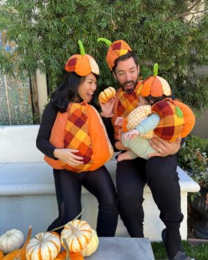 Drew Scott Instagram - #Throwback to our first family costume! How should we top Parker’s Pumpkin Patch this year? 🎃 #Halloween