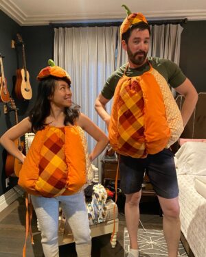 Drew Scott Instagram - #Throwback to our first family costume! How should we top Parker’s Pumpkin Patch this year? 🎃 #Halloween