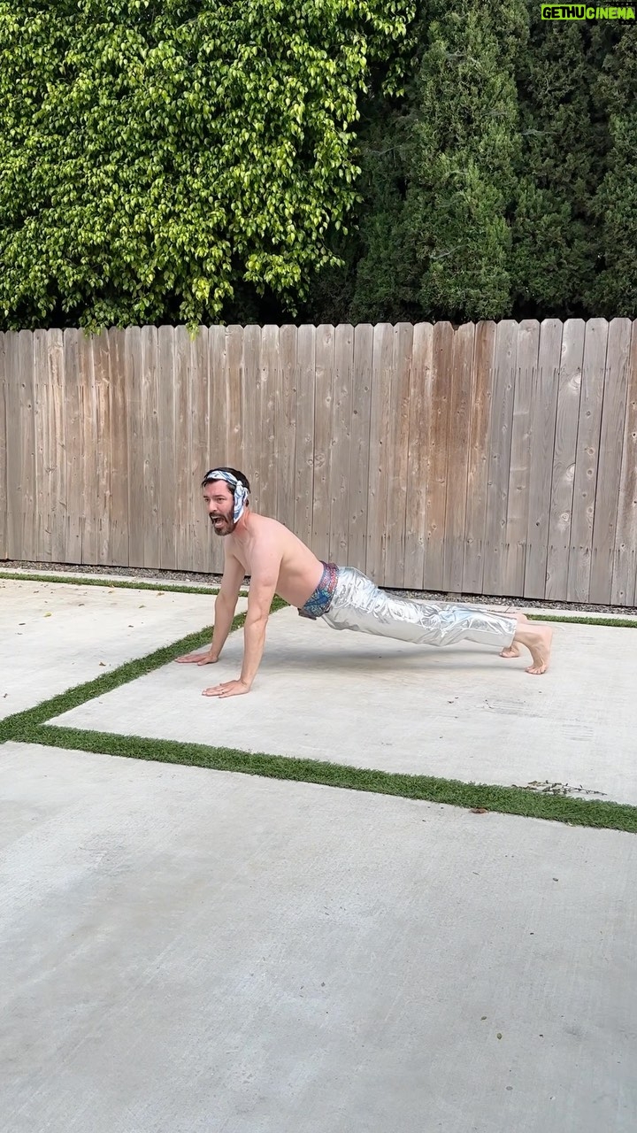 Drew Scott Instagram - Sorry @derekhough, @jackblack is my dance muse