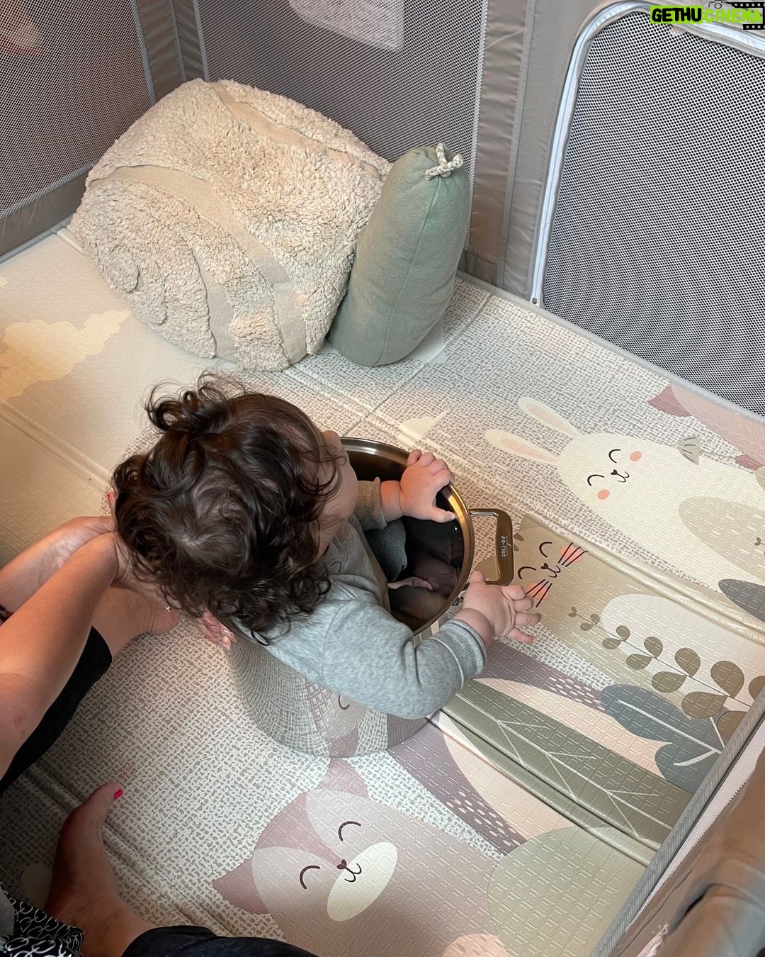Drew Scott Instagram - Who needs toys when you have pots?