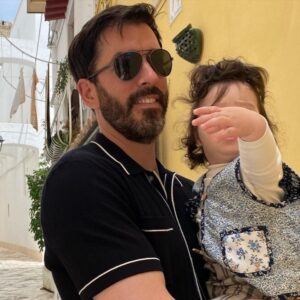 Drew Scott Instagram - Summer vacation mode: activated 😎…and yes…Parker has a mullet 🤣