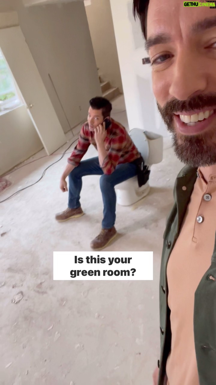 Drew Scott Instagram - Don’t forget to flush, @jonathanscott! 🚽 #behindthescenes