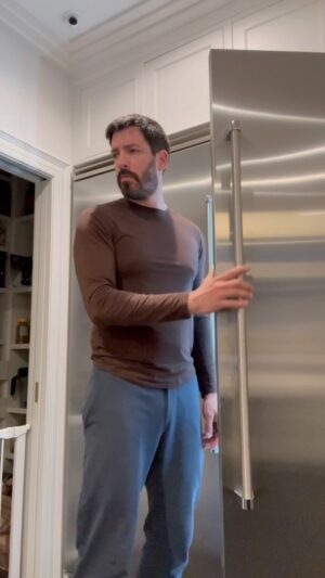 Drew Scott Instagram - Dad can’t even get a snack break?! #parenting #DadLife