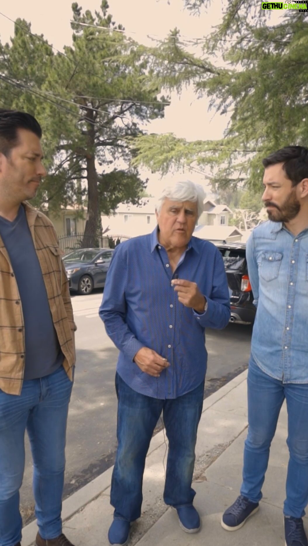 Drew Scott Instagram - Thanks to Jay for proving I’m smarter than Jonathan. #JayWalking