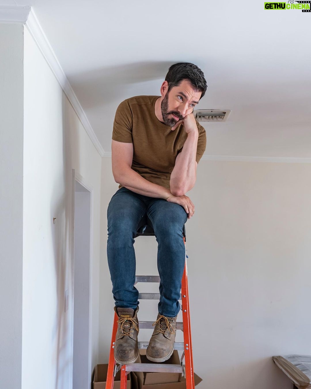 Drew Scott Instagram - This is where I do my best thinking. ðŸ’