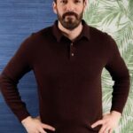 Drew Scott Instagram - Switch up your style in a snap with our #ScottLiving peel-and-stick wallpaper! Which print is your favorite? Don’t say Jonathan’s plaid 😂