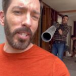Drew Scott Instagram - Didgeridoo-doo 🤢 #propertybrothers #behindthescenes