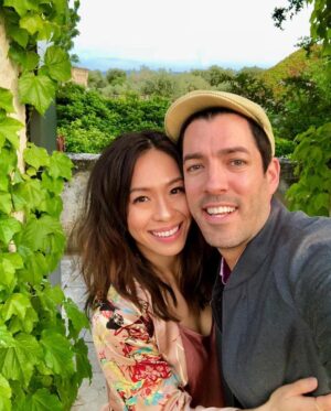 Drew Scott Instagram - 5 years married
13 years in my life
100+ years of joy ahead of us☺️
Happy anniversary Lindy. Love you more than ice cream🤣❤️