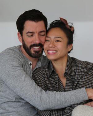 Drew Scott Instagram - 5 years married
13 years in my life
100+ years of joy ahead of us☺️
Happy anniversary Lindy. Love you more than ice cream🤣❤️