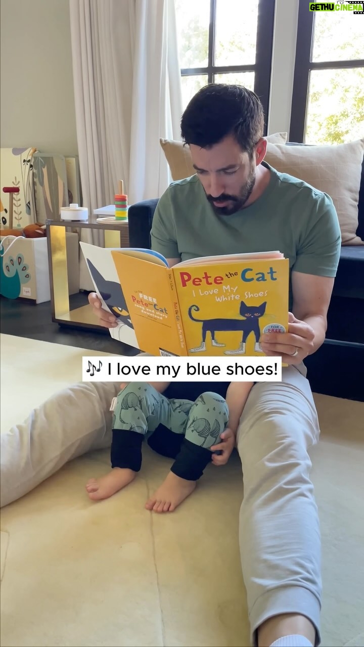 Drew Scott Instagram - Thank you @petethecatofficial for a song that’s been stuck in my head for days. 😂 See what other children’s books we love at the link in bio! 📚