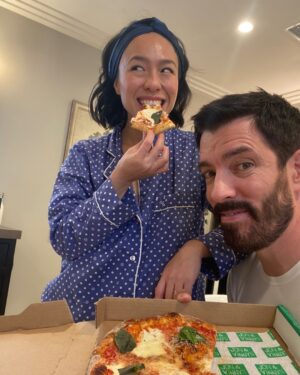 Drew Scott Instagram - The best part of being a grown up? You can eat pizza in bed if you want to 🍕