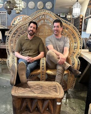 Drew Scott Instagram - Chairing is caring… 😂