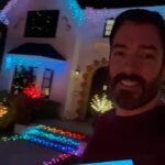 Drew Scott Instagram - Did we get it right?! Thanks @twinkly for bringing the holiday cheer☺️❤️🎄 #christmas #partner #holiday