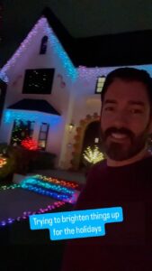 Drew Scott Instagram - Did we get it right?! Thanks @twinkly for bringing the holiday cheer☺️❤️🎄 #christmas #partner #holiday