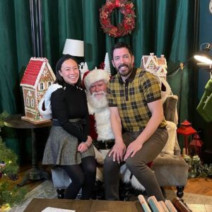 Drew Scott Instagram - We were more excited for Santa than Parker was. 😂🎅 Merry Christmas and happy holidays, everyone!