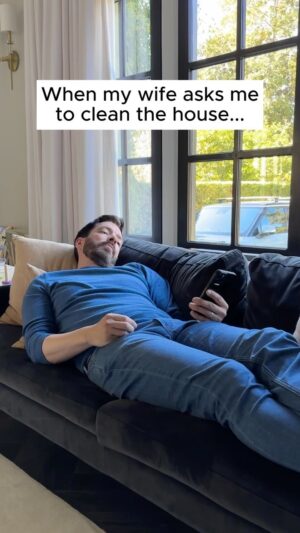 Drew Scott Instagram - The important thing is that the chores got done 😳🤣 #DadLife