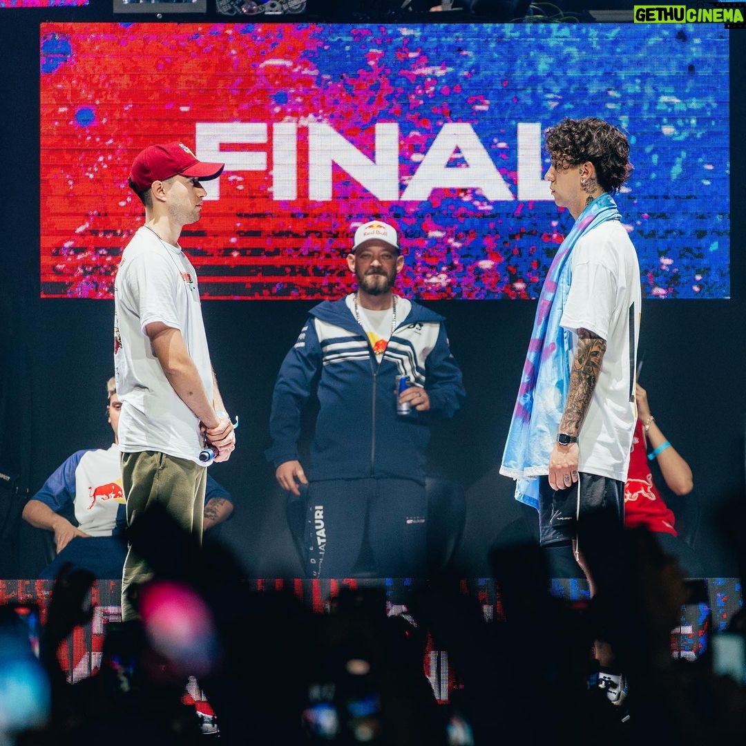 Dtoke Instagram - Tranquilo Bro que no se noten las ganas de Cohostear, yo disimulando las ganas!! Hermosa final felicitaciones a todo el equipo de @redbullarg @redbullbatalla @larrix_lucas & @jessepungaz Animales