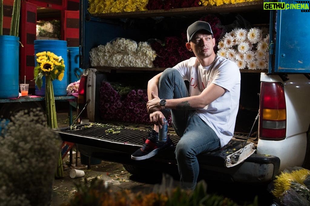 Dtoke Instagram - Pedí flores y me dijeron elegí Gracias @redbull_gallos @redbullmexico por el trato increíble. Los pibes están a fondo mañana se va a vivir una final épica. No se la pierdan Ph: @andresv_photo Mercado Jamaica