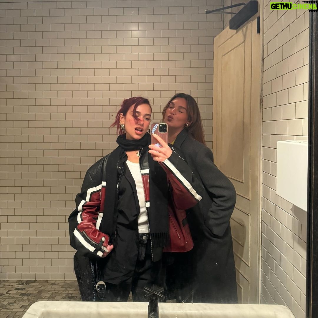 Dua Lipa Instagram - Grammy rehearsals and other fun thingsssss