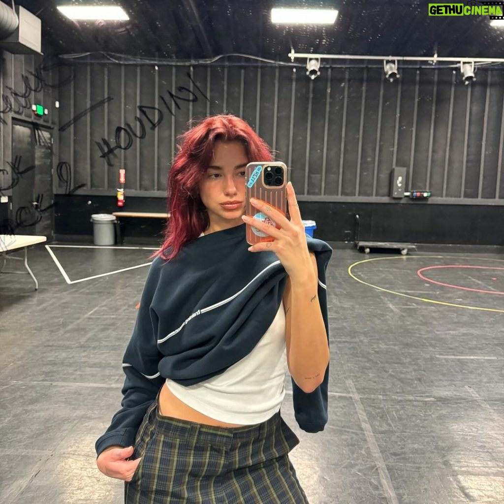 Dua Lipa Instagram - Grammy rehearsals and other fun thingsssss