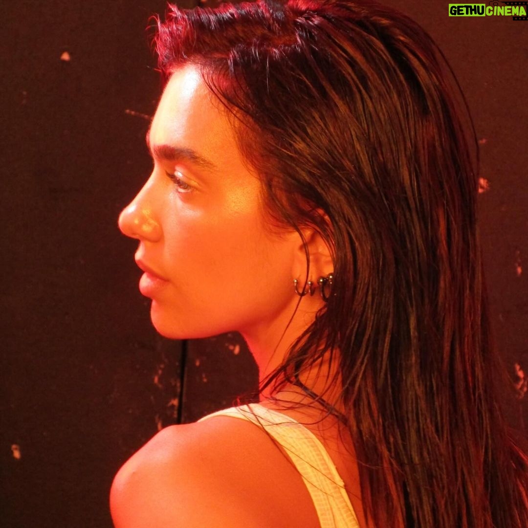 Dua Lipa Instagram - I been deep in BRITS rehearsals and haven't had anything to post but here are some bts shots from the shoot 🪢 seeee ya tomorrow!!!!!!